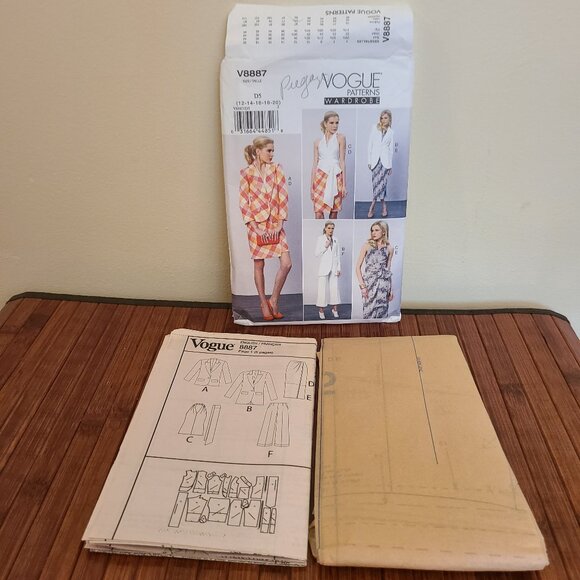 Vintage Vogue Patterns - Picture 7 of 7